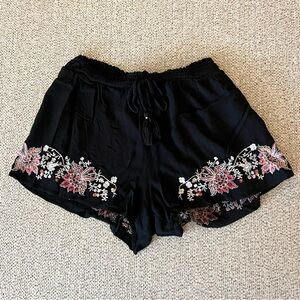 American Eagle Black Boho Embroidered Floral Flowy Shorts Small Festival Summer